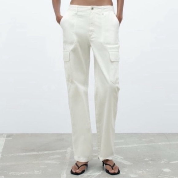ZARA WHITE STRAIGHT LEG CARGO POCKET STRAIGHT LEG PANTS WOMENS SZ LARGE NWT - Picture 2 of 7